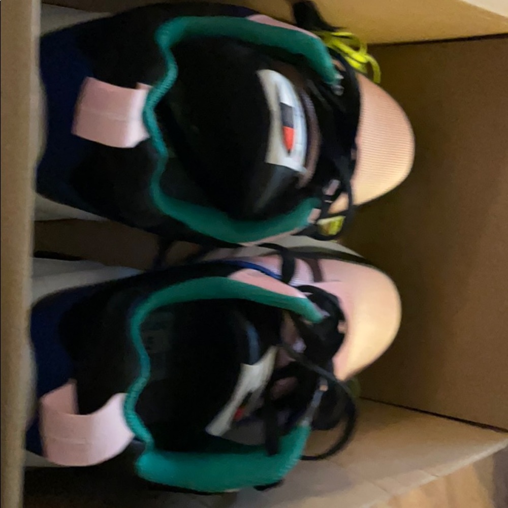 Shoes - Picture 4 of 4